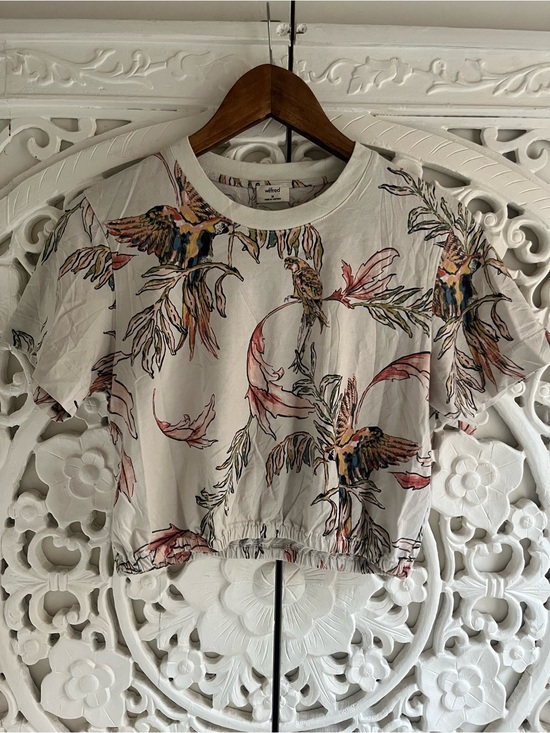 Wilfred Tops - Wilfred Aritzia Bird Print Cropped Cotton Tee Size Medium